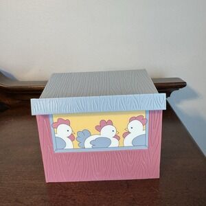 Chicken Coop Recipe Box Avon Down on the Farm Pink & Blue Hinged Lid & Cards NOS